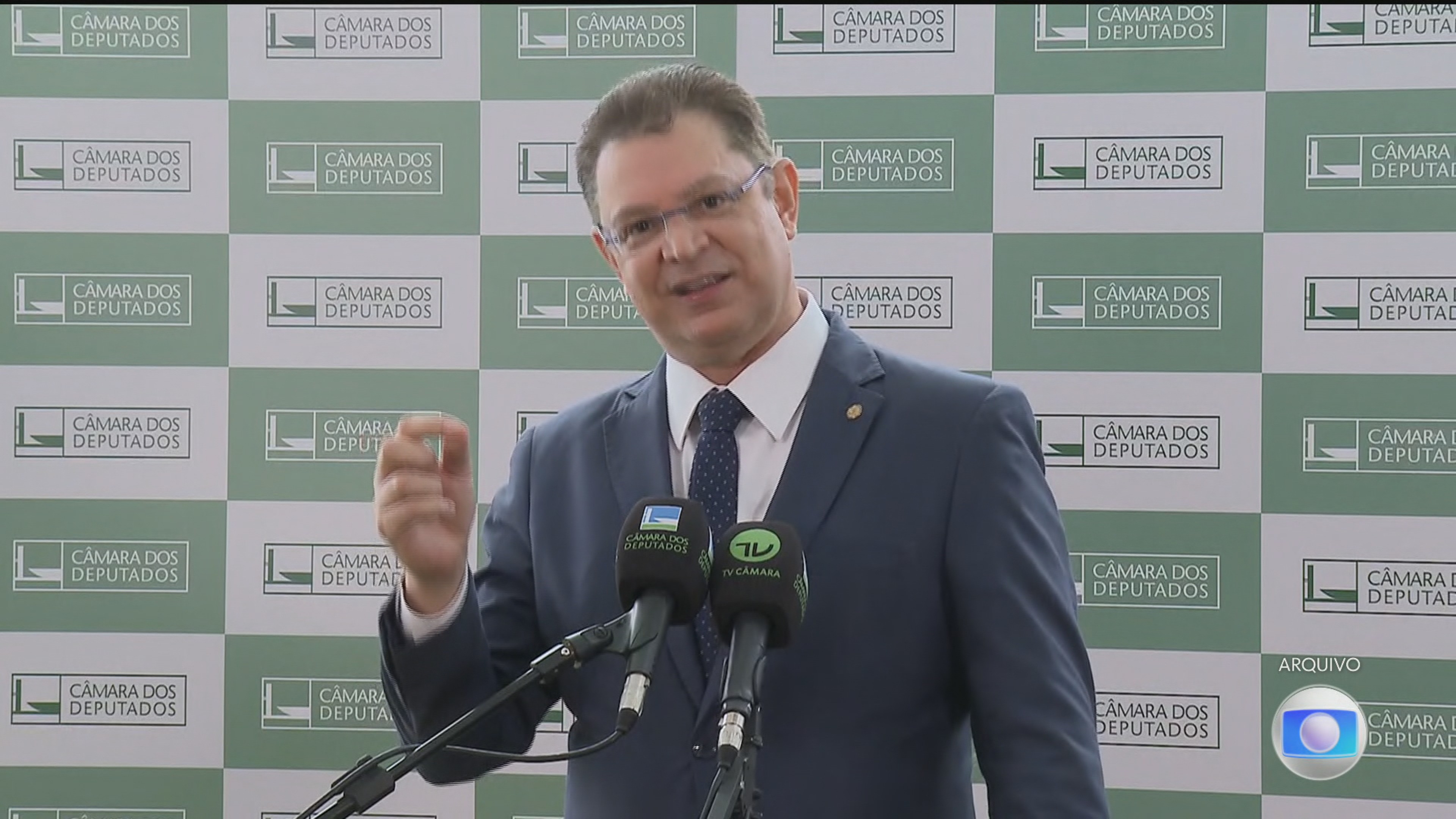 PF investiga origem de quase R$ 500 mil encontrados em apartamento de líder do PL na Câmara