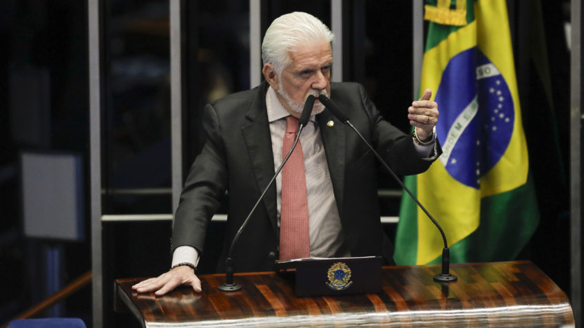 Polícia Federal apura atuação de Jaques Wagner em favor do Banco Master no Senado