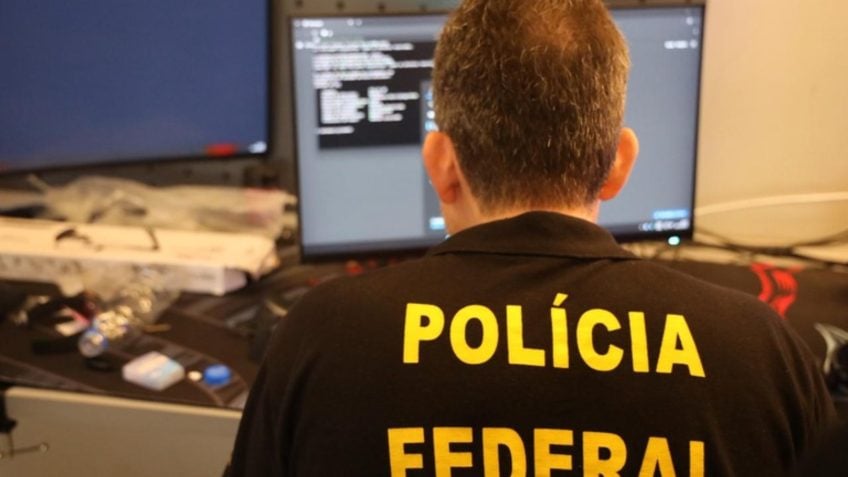Polícia Federal desarticula esquema de anúncios falsos com uso de imagem do governo