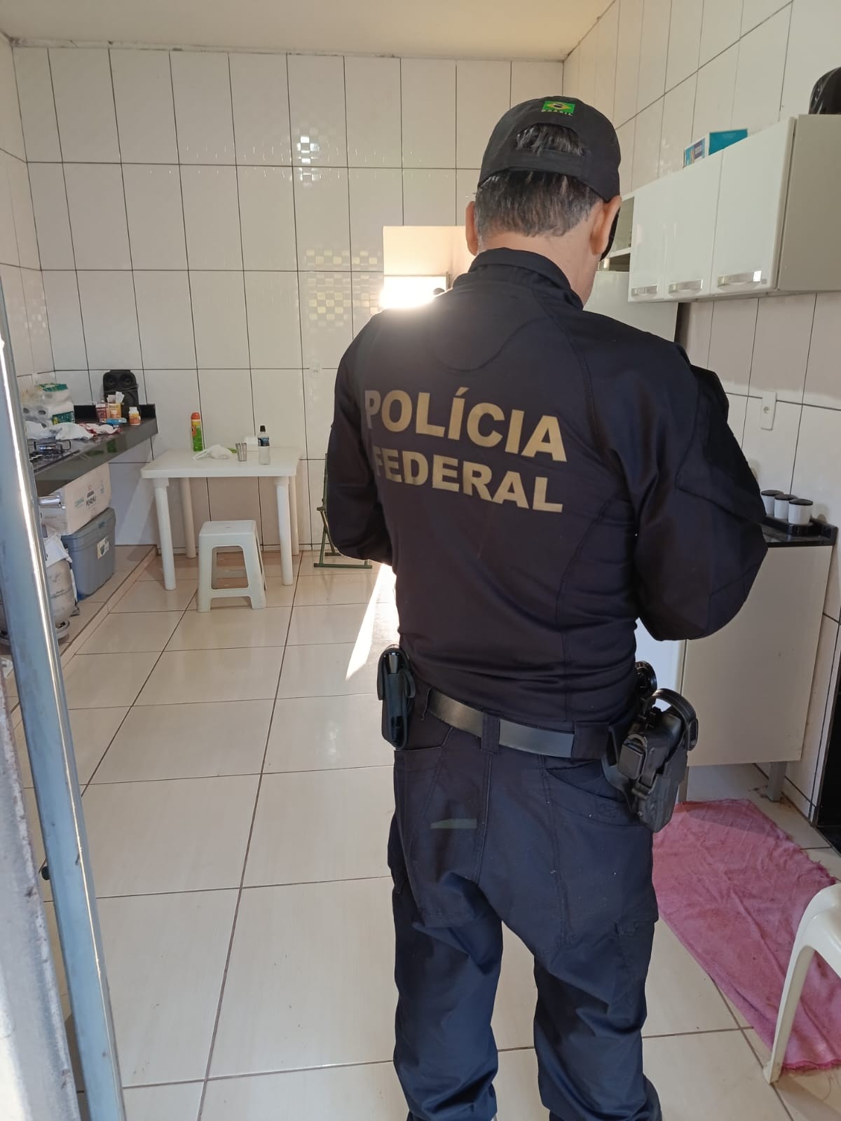 Polícia Federal prende homem por armazenar material de abuso sexual infantojuvenil em Buritizeiro