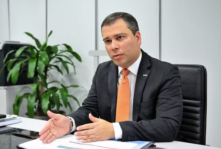 PF aponta que ex-chefe do BRB pressionou por negócios com Banco Master
