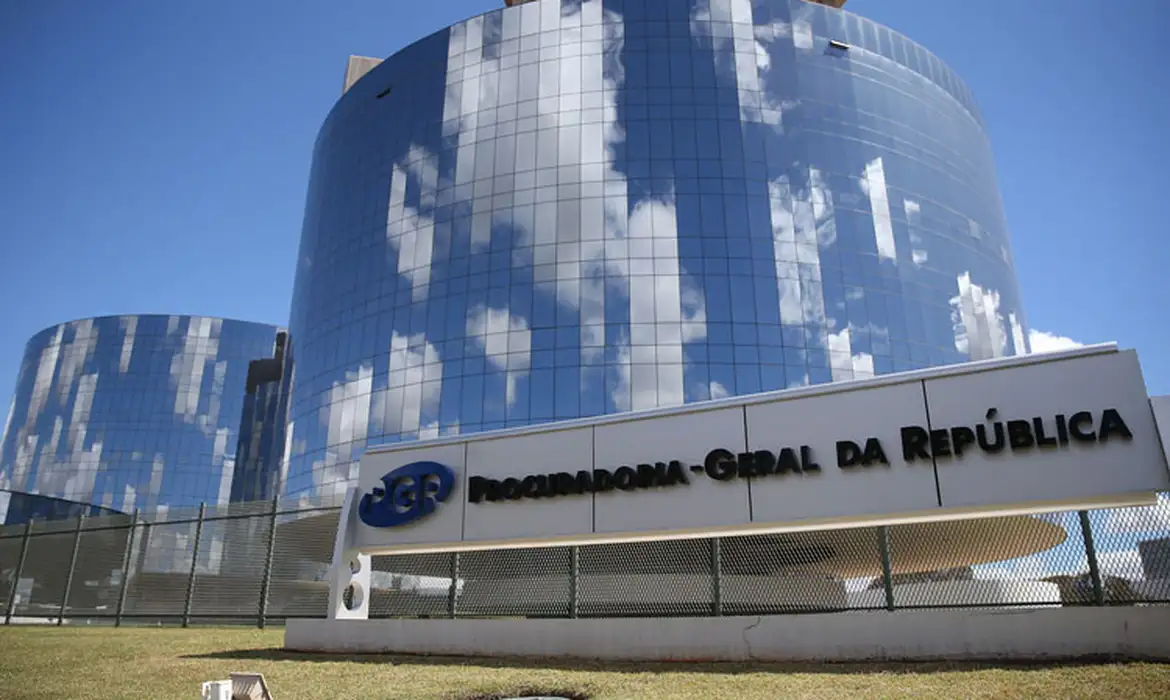 PGR denuncia nove suspeitos de vender sentenças no STJ