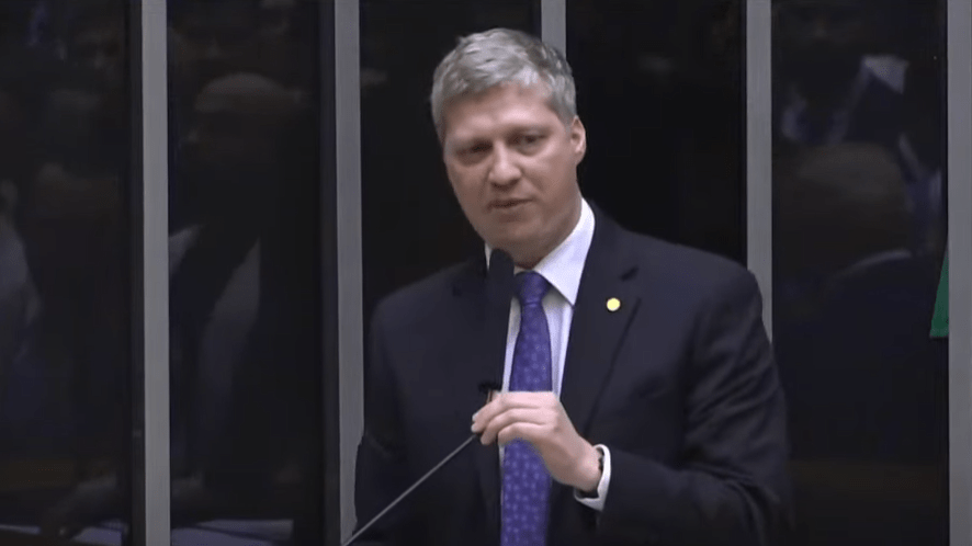 PGR denuncia Marcel van Hattem ao STF por fala contra delegado da PF