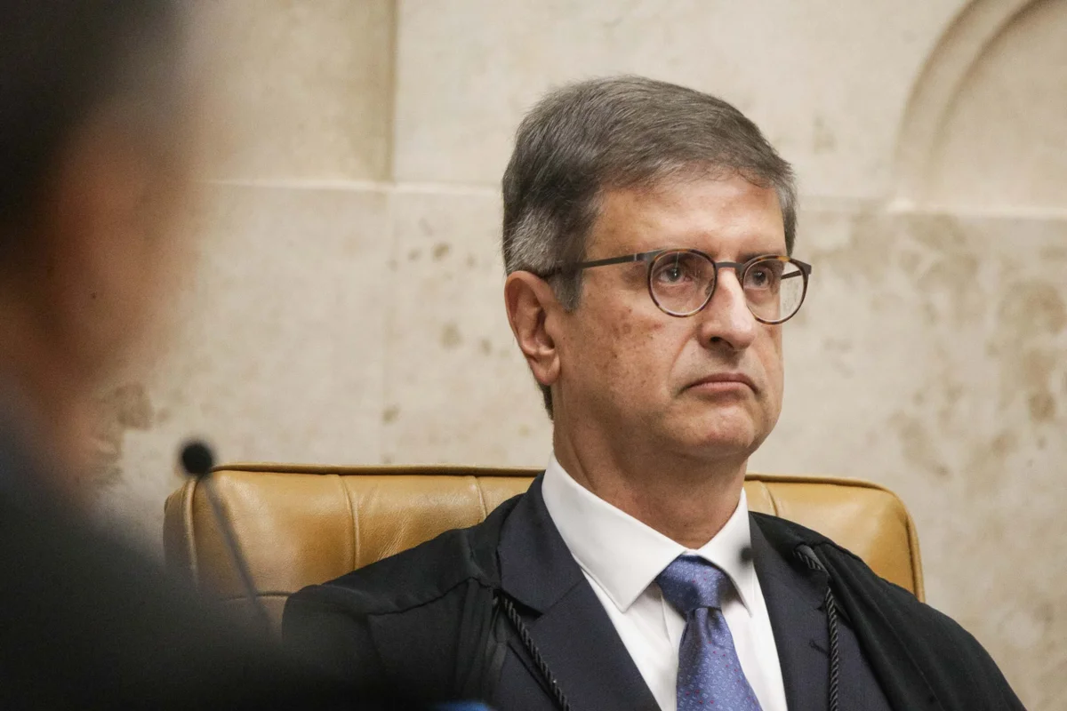PGR defende no STF validade de decretos de Lula que alteraram IOF