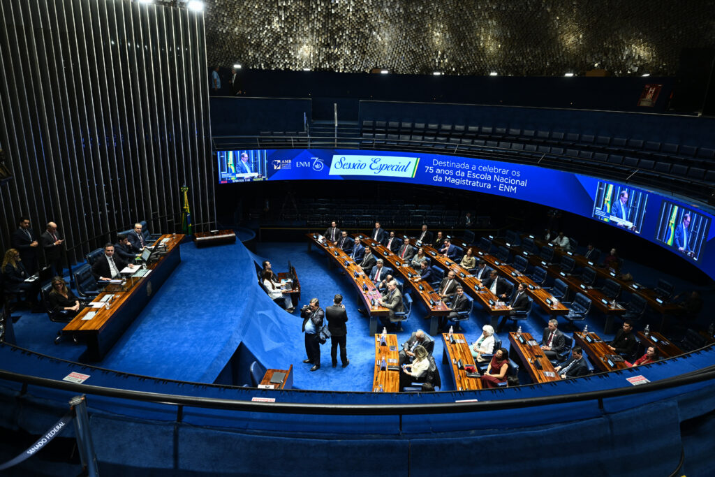 PL e PT propõem alteração na distribuição de cotas eleitorais para mulheres e negros no TSE
