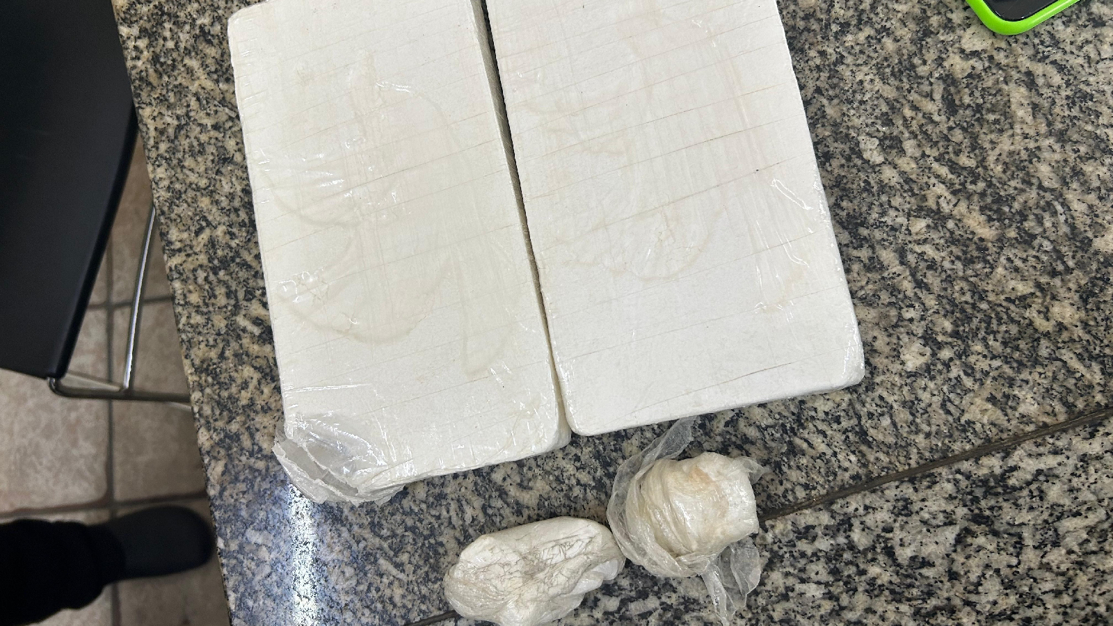 Polícia Militar apreende mais de 2 kg de pasta base de cocaína em Baraúna