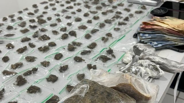 Polícia desarticula ponto de tráfico na Grande Natal e apreende drogas enterradas