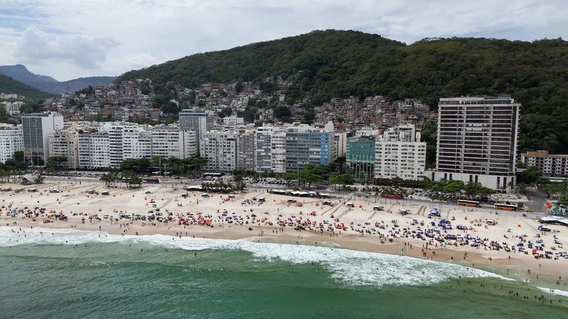 PMI de Serviços no Brasil cresce com demanda aquecida pela Copa do Mundo