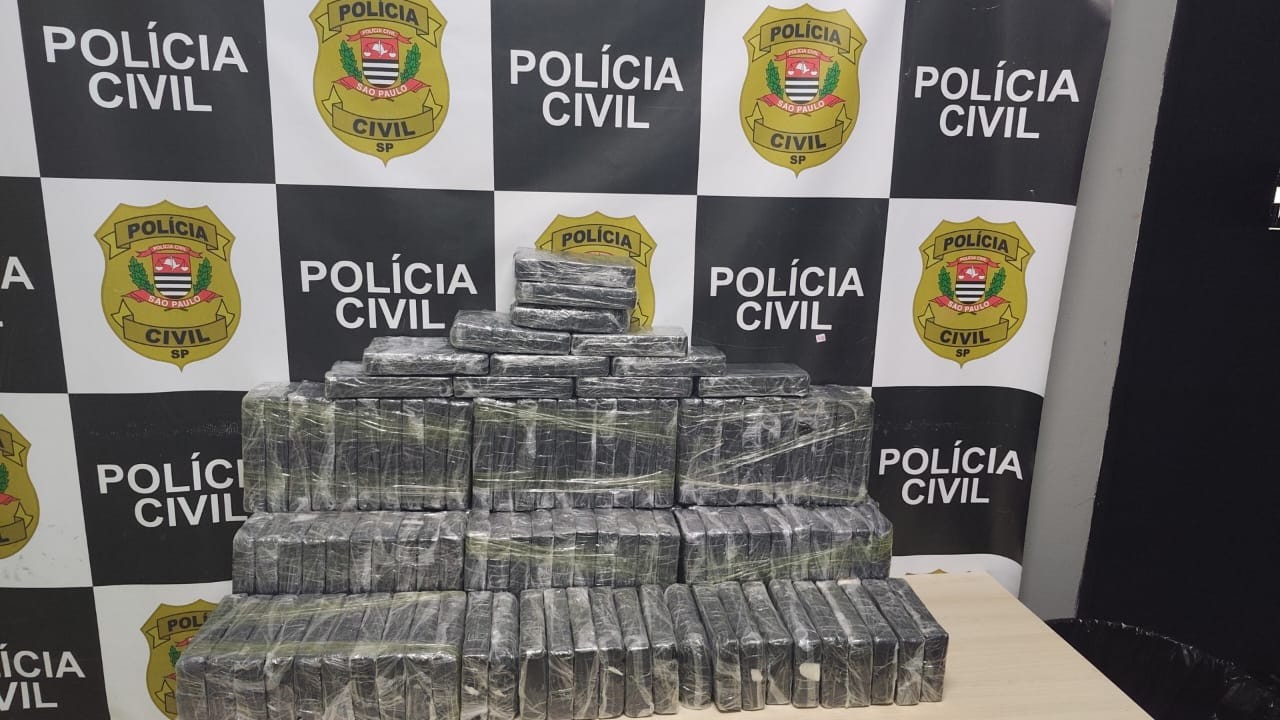 Polícia Civil apreende 140 kg de pasta base de cocaína em caminhão na região de Paulínia