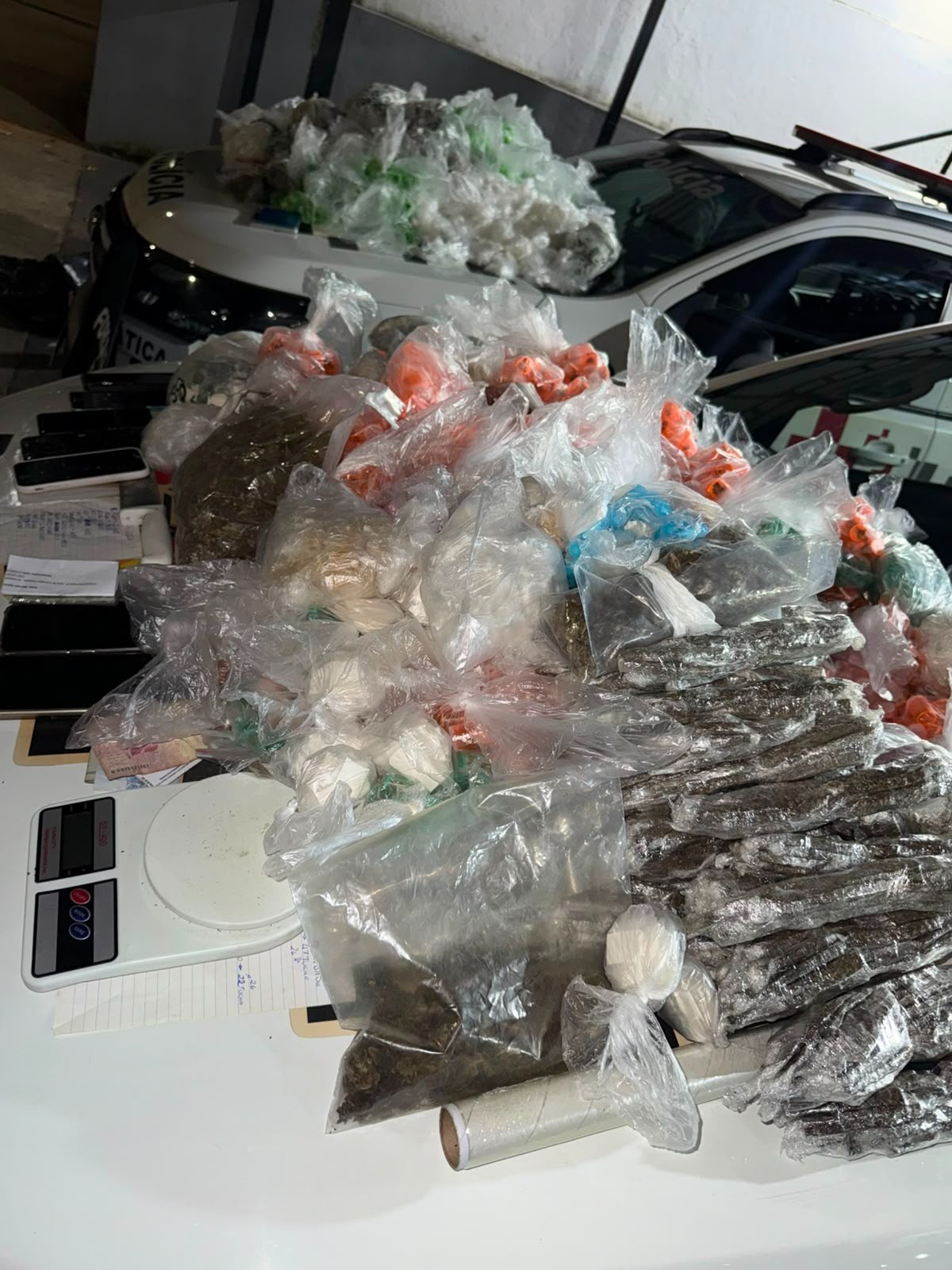 Polícia Militar apreende 57kg de drogas e prende mulher em São José dos Campos