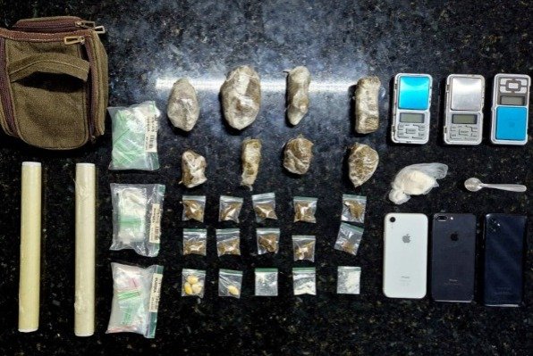 Força Tática apreende drogas e materiais de tráfico em Mãe Luíza