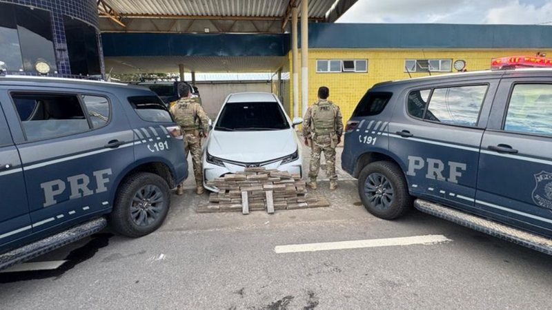 Polícia Rodoviária Federal apreende 126 kg de maconha escondidos em porta-malas na Grande Natal