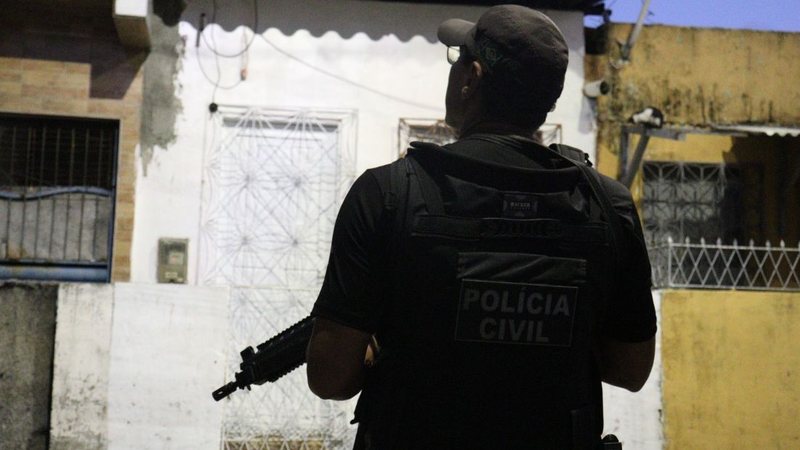 Polícia Civil prende homem por descumprir medidas protetivas e tornozeleira na Grande Natal