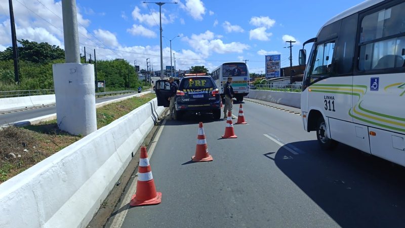 Polícia Rodoviária Federal interdita trecho da BR-101 e apreende motos adulteradas no RN