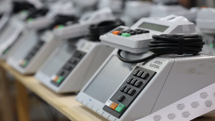 TSE abre prazo para habilitação do voto em trânsito