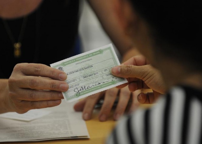 TSE encerra prazo para regularizar título eleitoral hoje