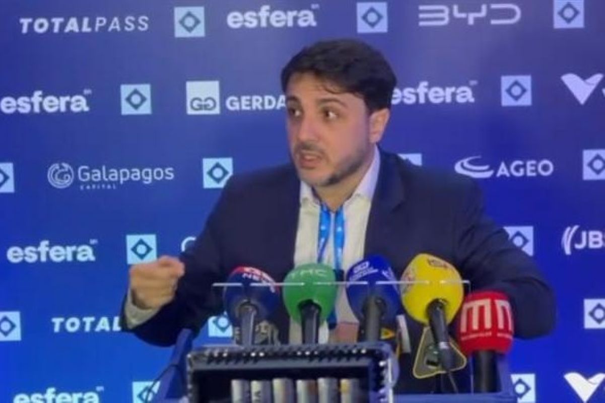 Renan Santos critica Pablo Marçal, Lula e Bolsonaro em evento empresarial