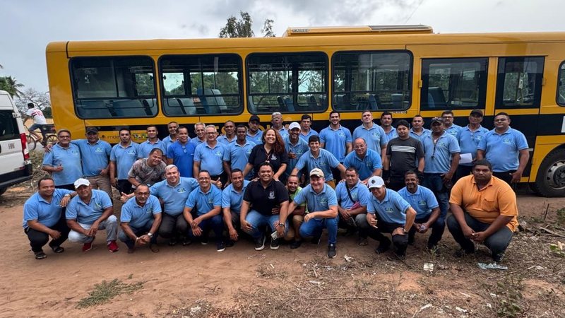 Prefeitura de Extremoz reforça transporte escolar com novos ônibus e equipes treinadas