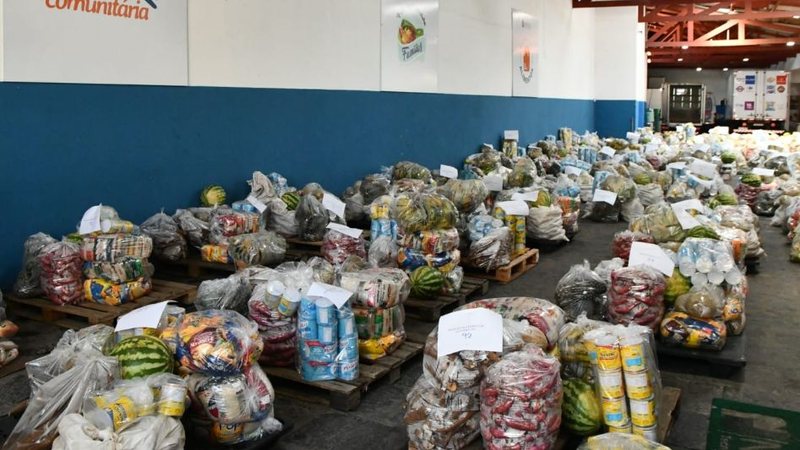 Prefeitura do Natal distribui 17 toneladas de alimentos para mais de 100 instituições sociais