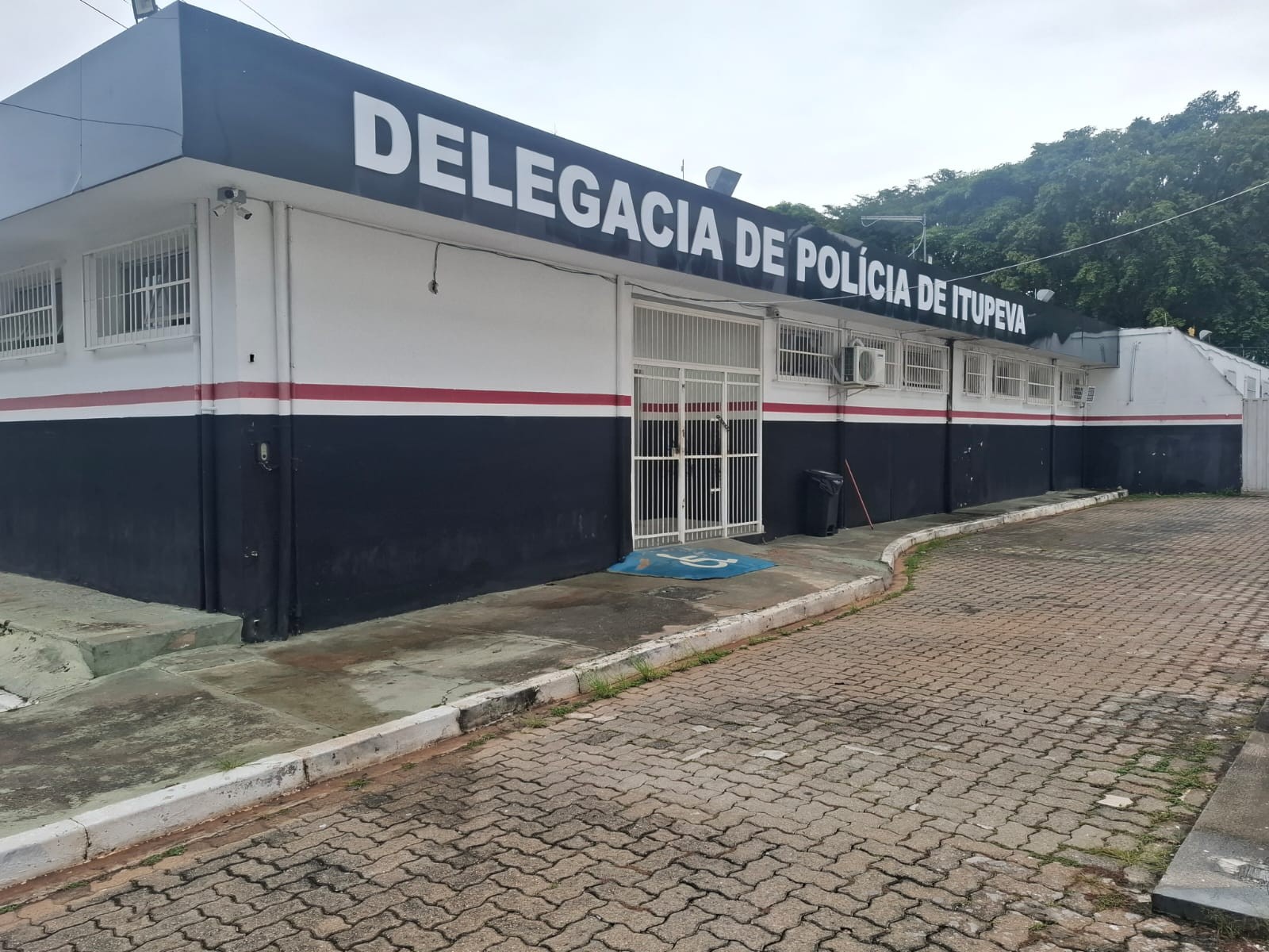 Kamily Dias Gomes Aquino foge de delegacia em Itupeva após falha de segurança