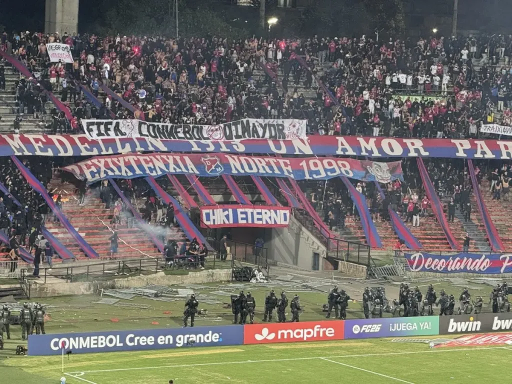 Conmebol cancela jogo do Independiente Medellín após caos no Estádio Atanasio Girardot