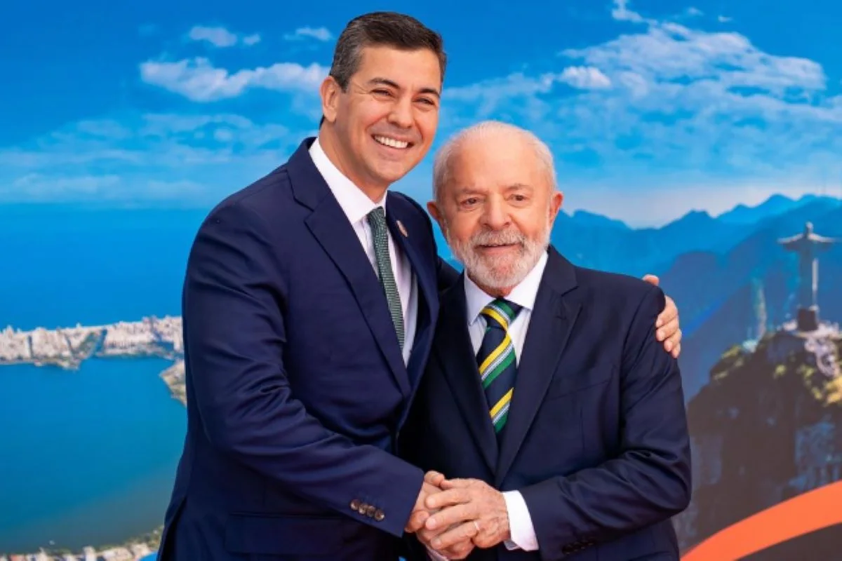 Presidente do Paraguai elogia Lula e o chama de "força de integração" no Mercosul