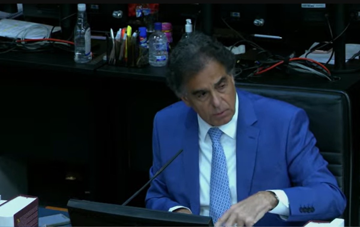 Presidente do TST explica fala sobre juízes "azuis e vermelhos"