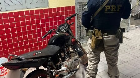 PRF prende três homens por embriaguez ao volante e apreende moto adulterada no RN