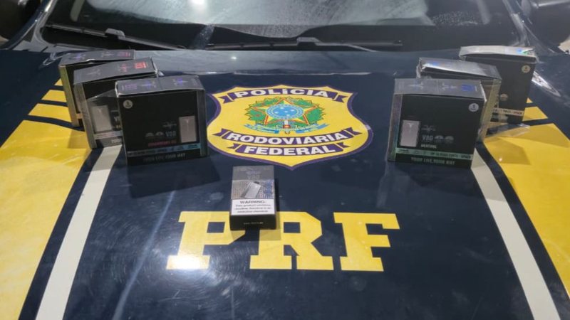 PRF apreende carga ilegal de cigarros eletrônicos na Grande Natal