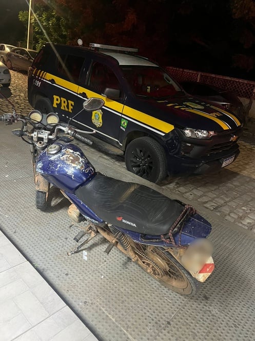 PRF recupera carro roubado e registra perseguição a motorista no RN
