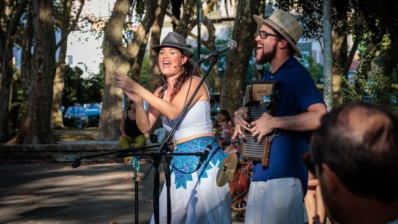 Parque das Dunas recebe espetáculo gratuito com contos e música para famílias