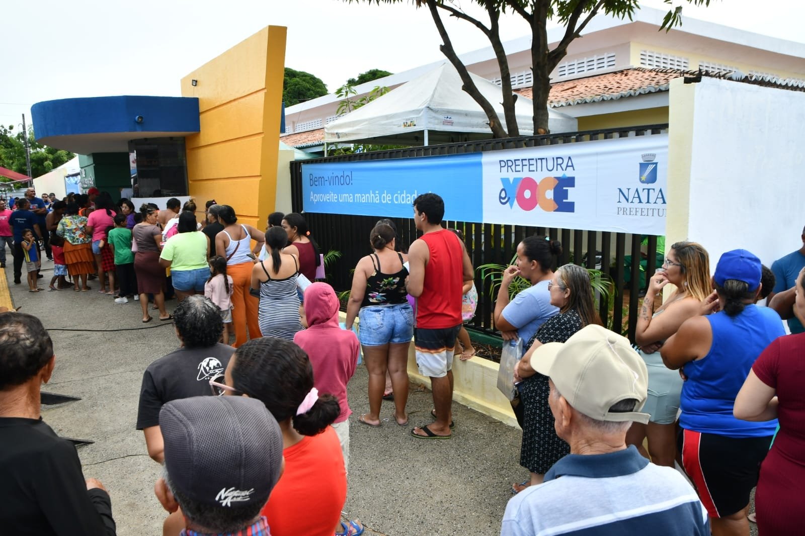 Prefeitura leva cidadania e mais de 5,8 mil serviços aos Guarapes