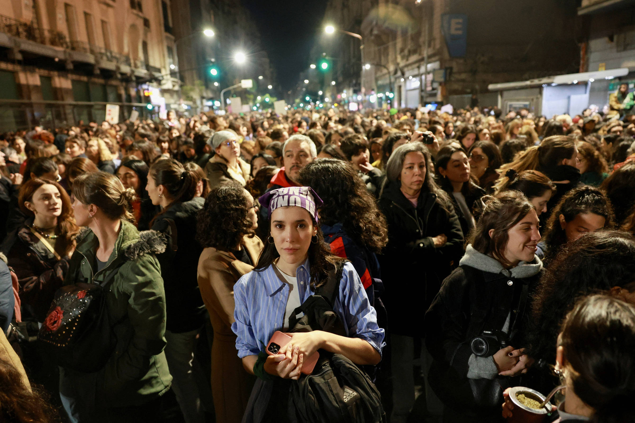 Projeto que amplia penas para denúncias falsas avança no Senado da Argentina