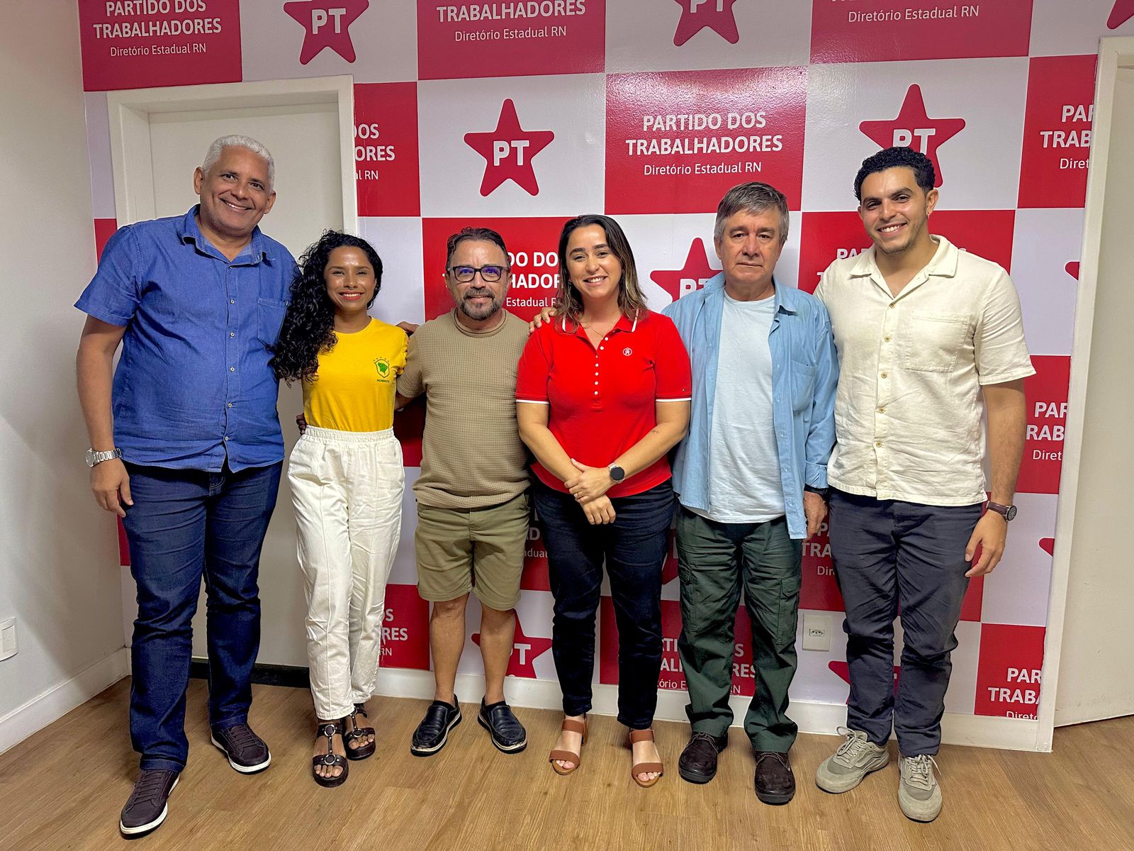 PSOL discute aliança com PT para 2026 após reunião em Natal