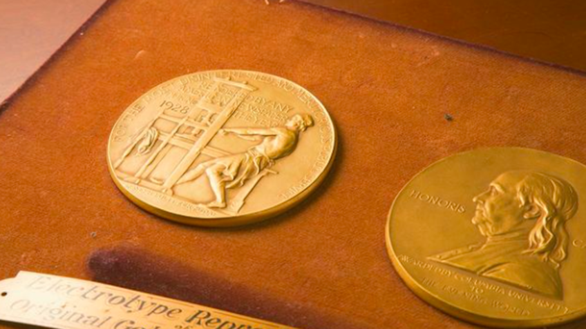 Pulitzer 2026 premia reportagens sobre Trump, Gaza e Epstein