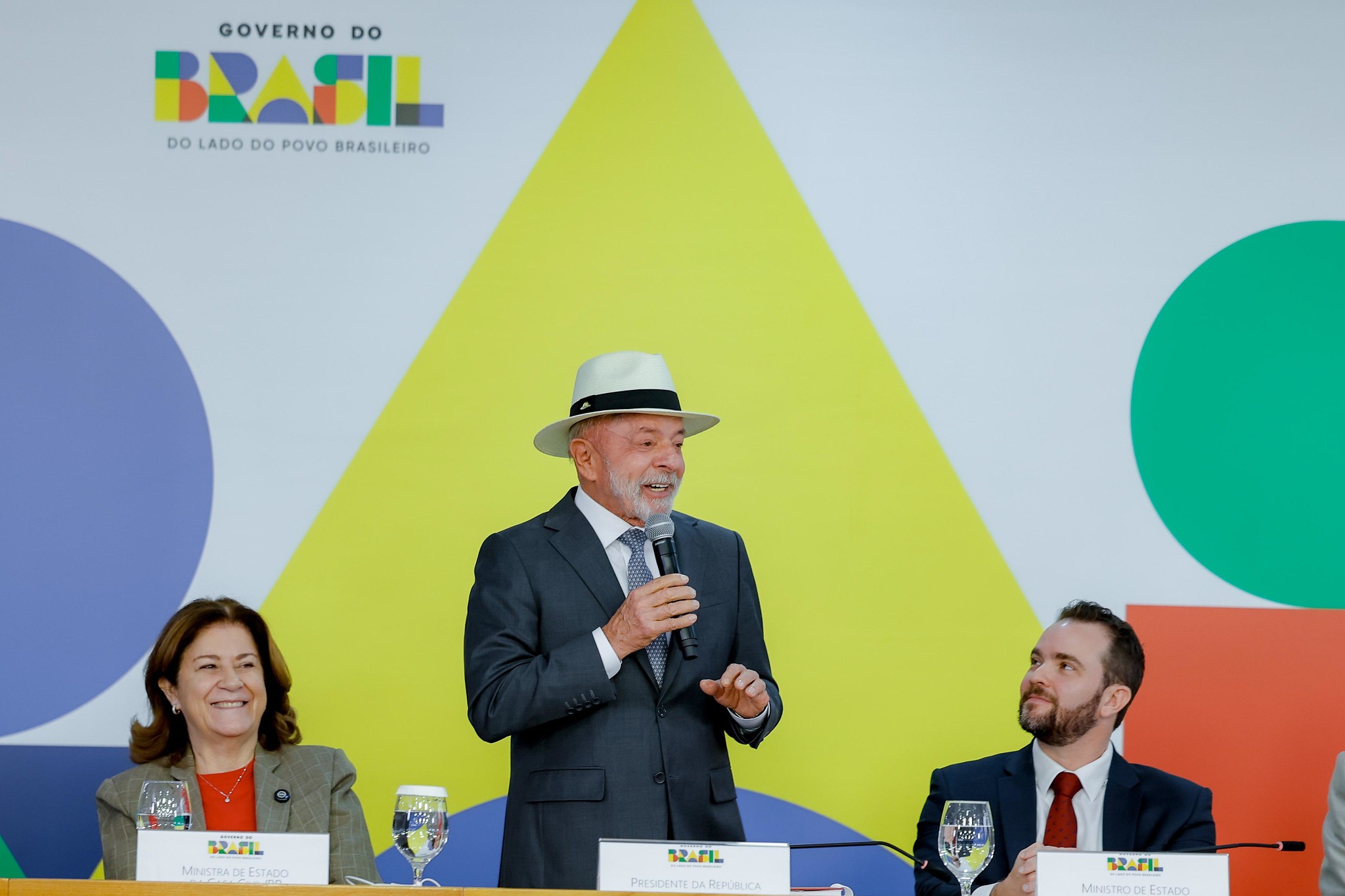 Lula enfrenta desaprovação de 52% em pesquisa Quaest