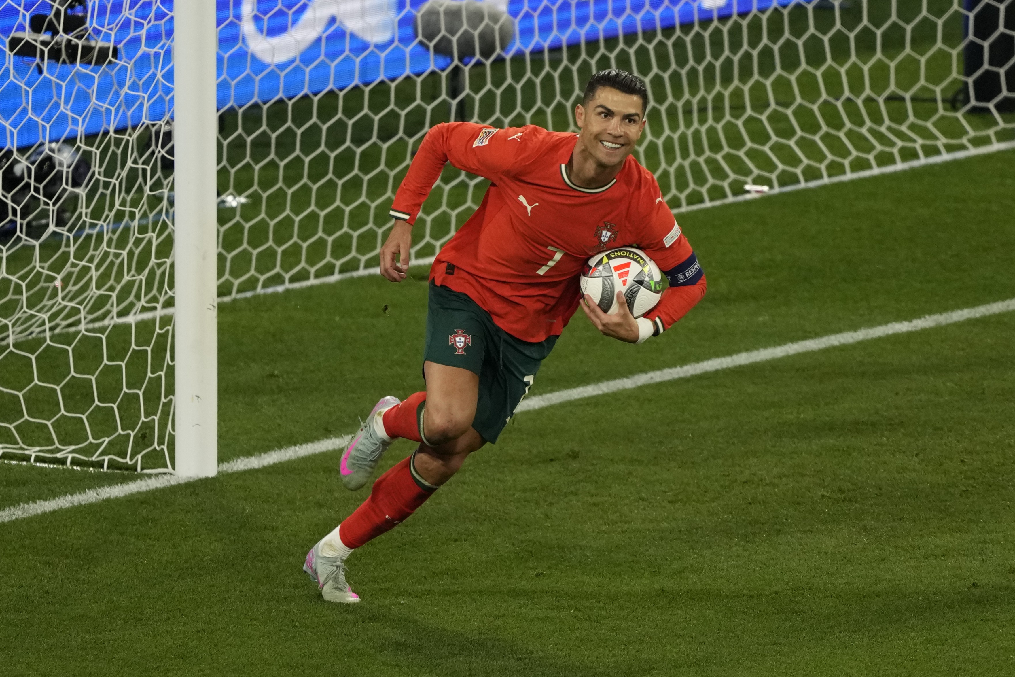 Craques dos 40: O que permite a longevidade de atletas como Cristiano Ronaldo e Lionel Messi