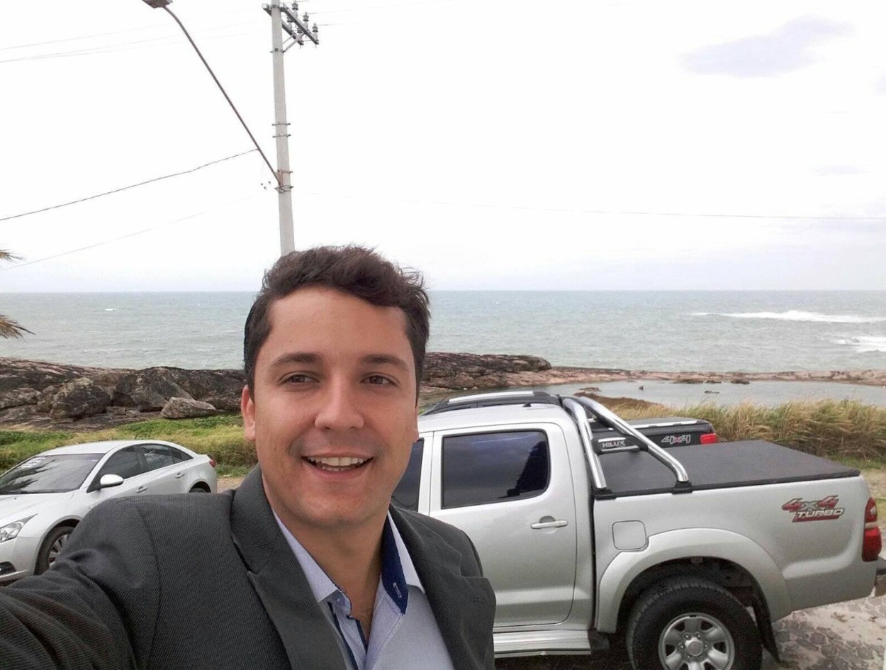Jequitinhonha se despede de Fernando Souto após acidente aéreo