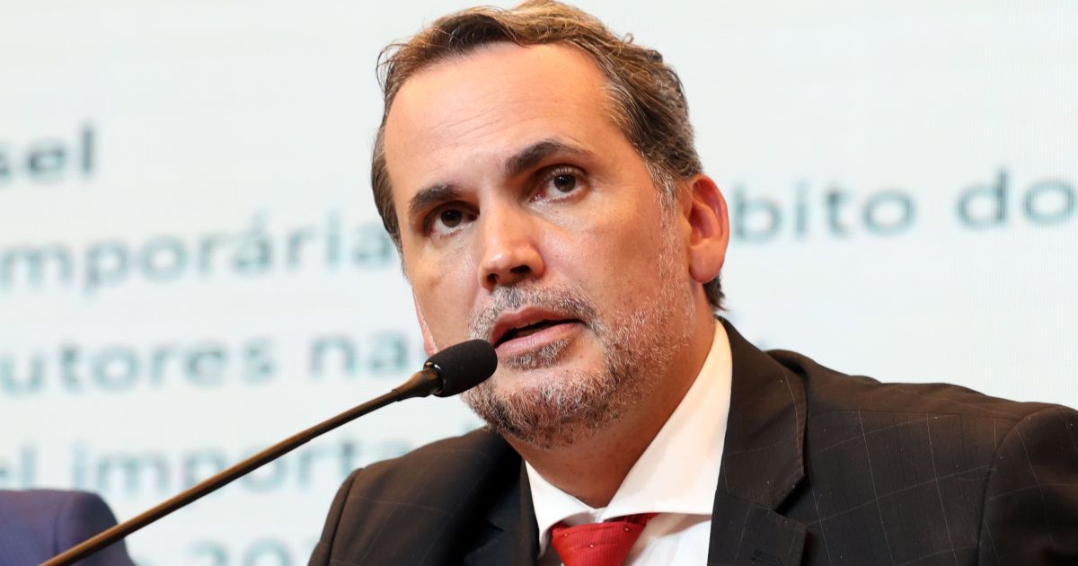Ministro do Planejamento afirma que queda do Brent não afeta receita do orçamento