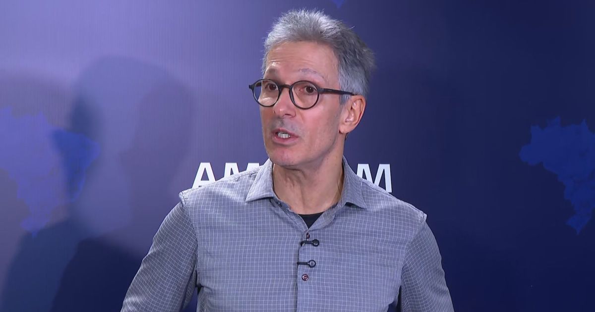 Romeu Zema afirma que votos em Flávio Bolsonaro podem entregar eleição para Lula