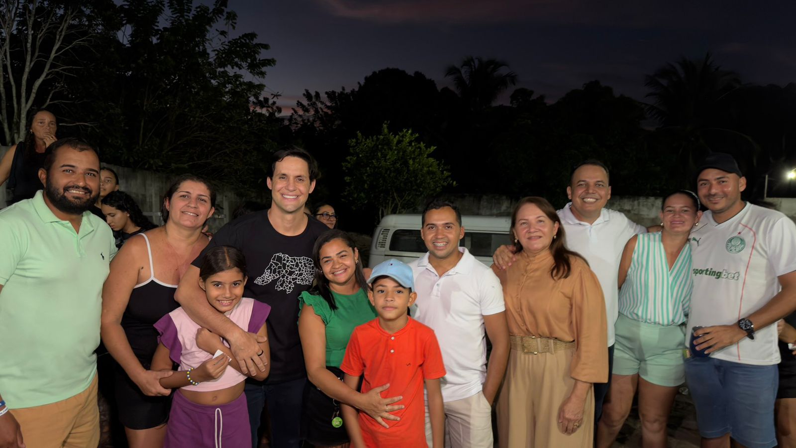 Rafael Motta participa da Festa das Mães em Lagoa Salgada com Netinho Queiroz