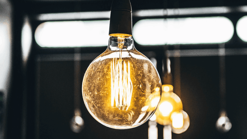 Reajustes da Aneel elevam contas de luz e acendem alerta para inflação