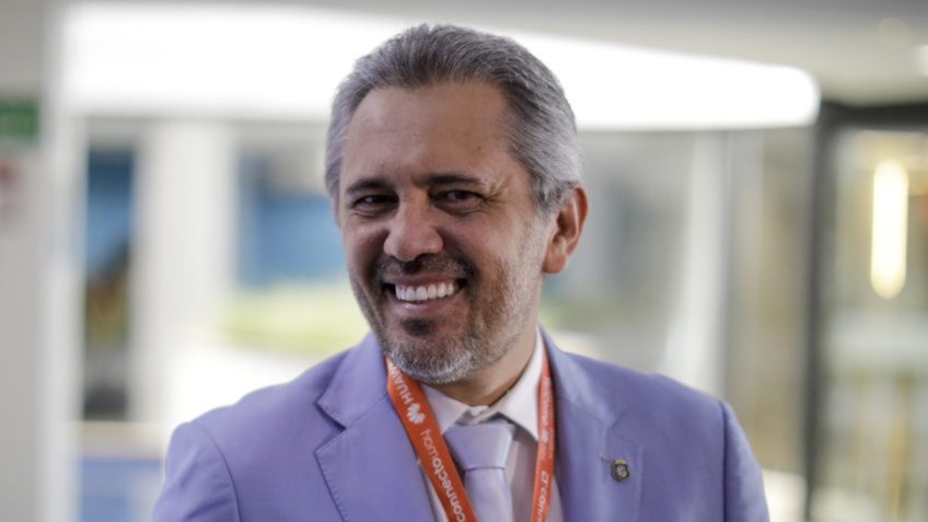 58% aprovam gestão de Elmano de Freitas no Ceará, aponta pesquisa Real Time Big Data