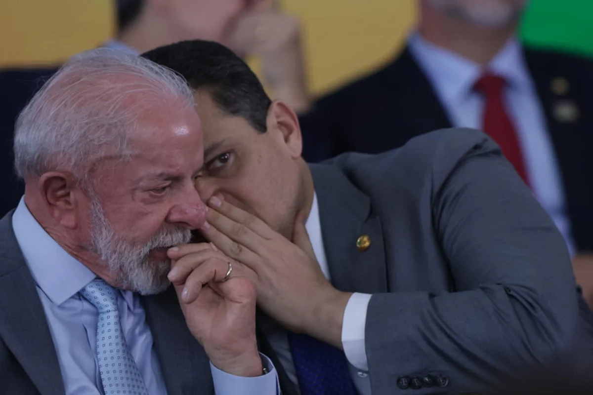 Reaproximação entre Lula e Alcolumbre ainda não destrava PECs prioritárias