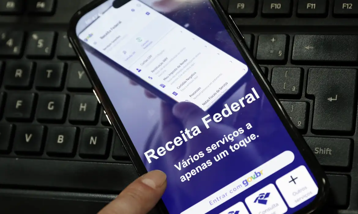 Receita Federal inicia pagamento de lote especial de restituição do IRPF