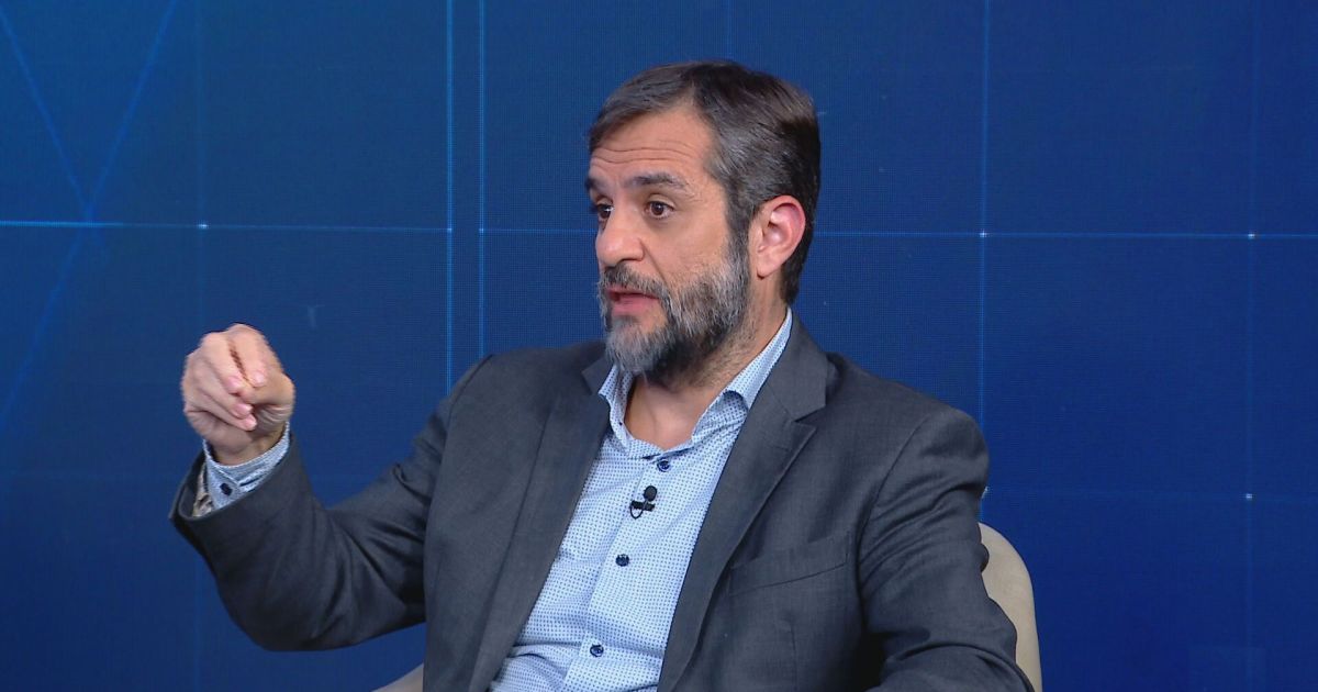 Redes sociais dificultam construção de pontes na política brasileira, alerta cientista político Cortez