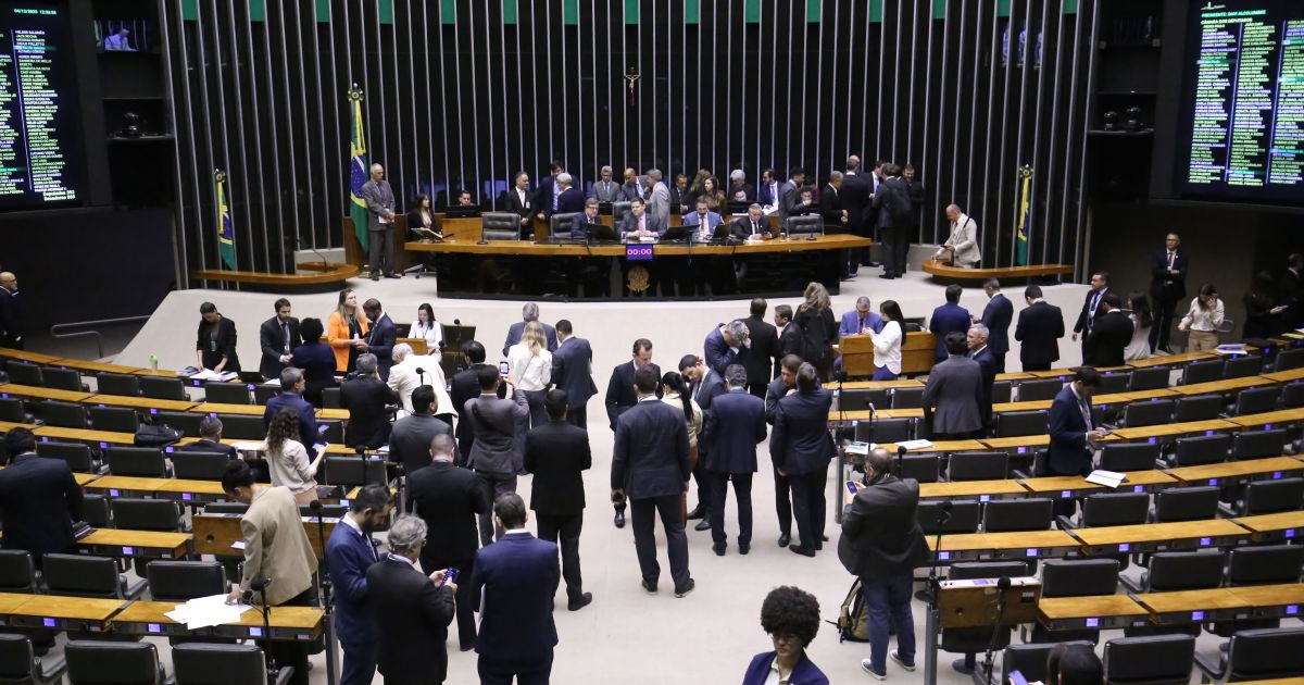 Redução da maioridade penal: CCJ da Câmara aprova proposta 57 vezes debatida desde 1988