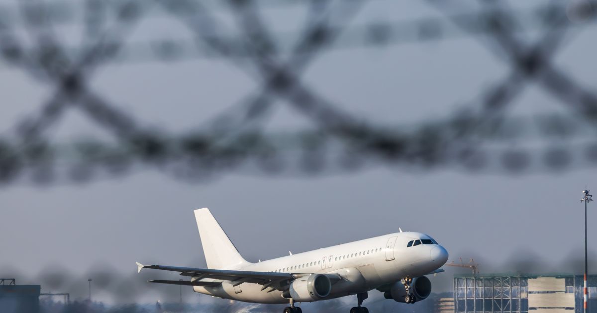 Reforma tributária e processos judiciais ameaçam encarecer passagens aéreas no Brasil