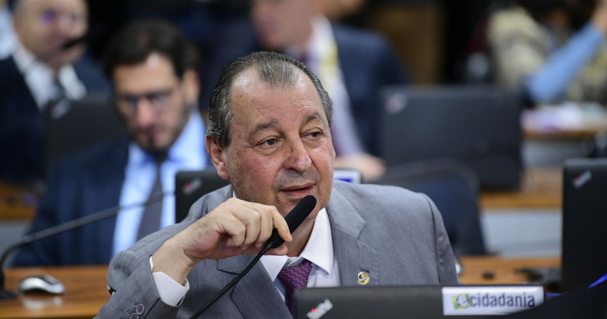 Omar Aziz descarta mudanças no texto da PEC sobre o fim da escala 6x1