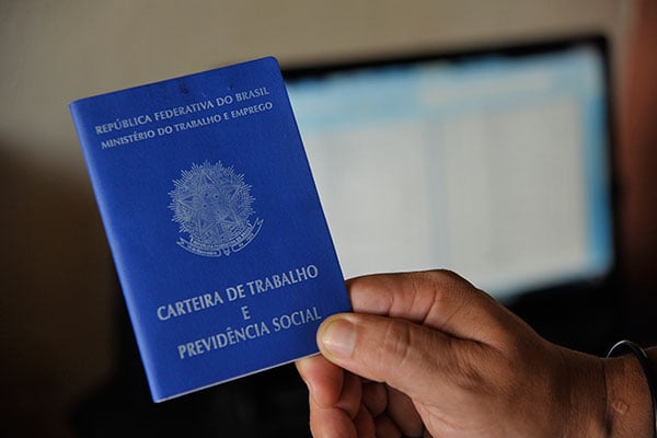 Relator da PEC da escala 6x1 defende retirada da urgência constitucional na Câmara